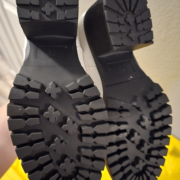 MIA White and Black Ankle Boots - Picture 5 of 6